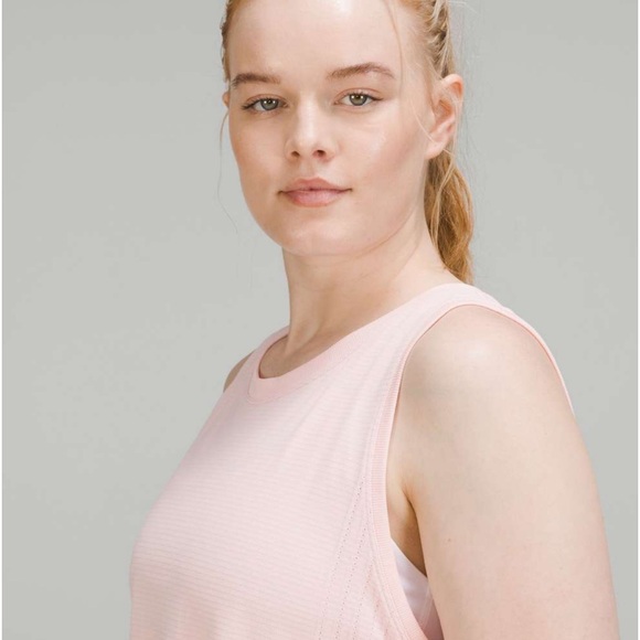 Lululemon Train to Be Tank Top
Strawberry Milkshake Size 4 - Picture 2 of 9